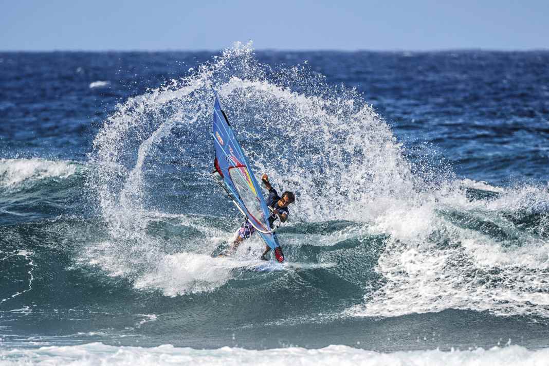 Kai Lenny is the superstar of water sports. In this interview, he talks about his accident, his family and his equipment