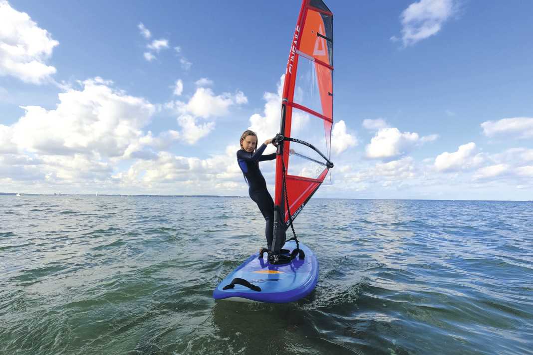 Der JP-Australia Young Gun Magic Ride begleitet Kinder vom ersten Schotstart bis zum sportlichen Gleiten