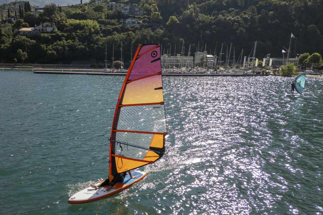 Das WindSUP JP-Australia WindSUPAir LE 10‘6‘‘ x 32‘‘ im surf-Test