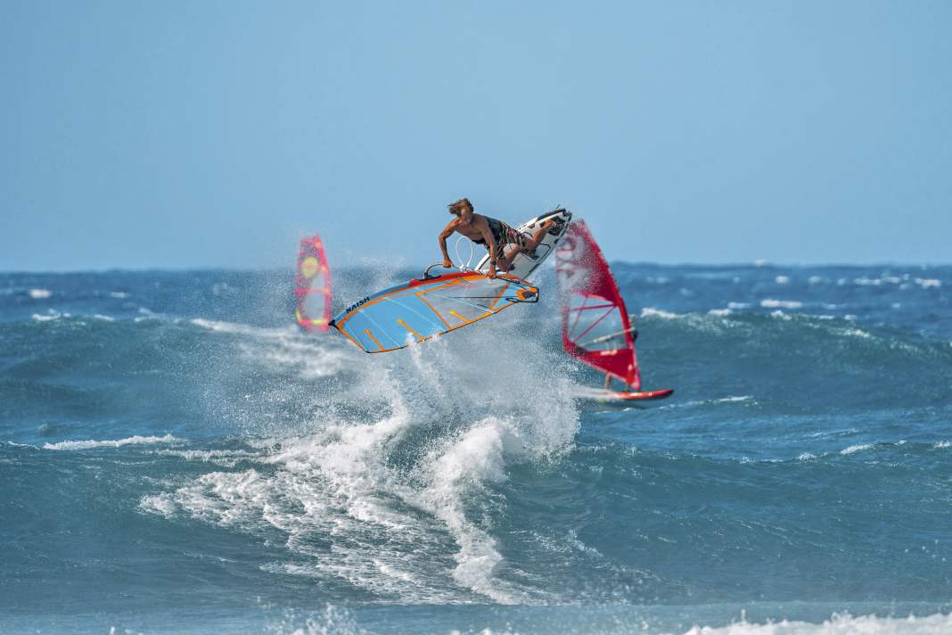 A rarity today: the cheese roll.  Hardly anyone still jumps the side forward roll. Why not?