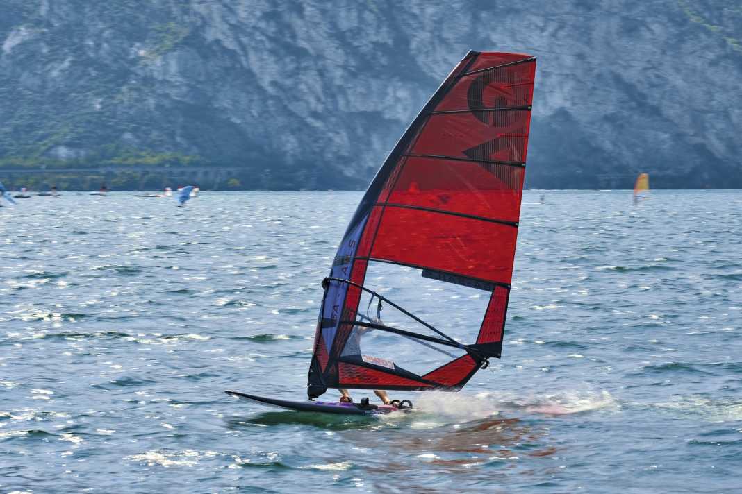 The Cosmic rotates more smoothly in the jibe than some sails without camber.