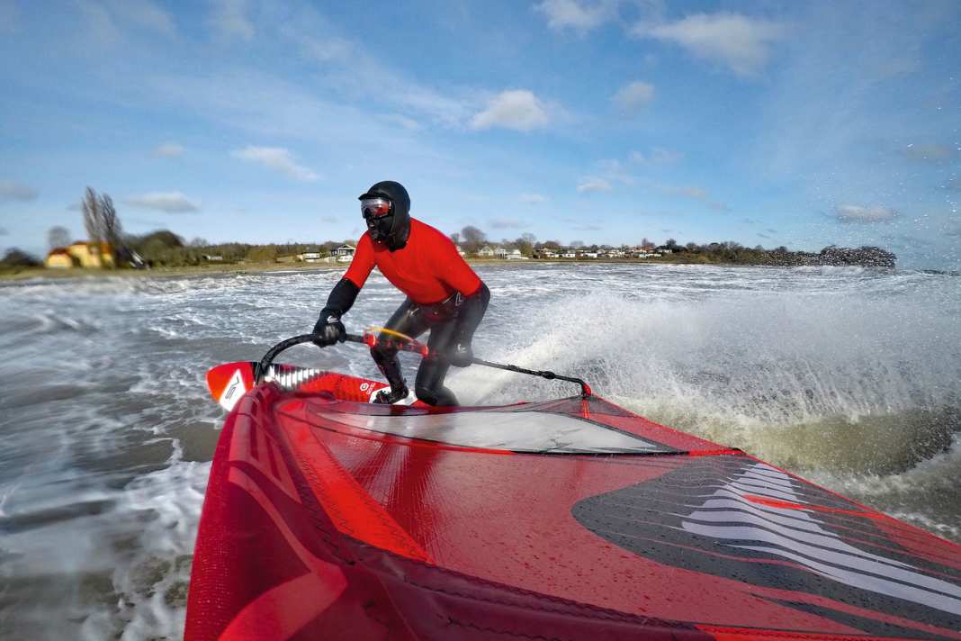 Christian Kohl is not the only one who goes out on the water all year round - even in frosty temperatures