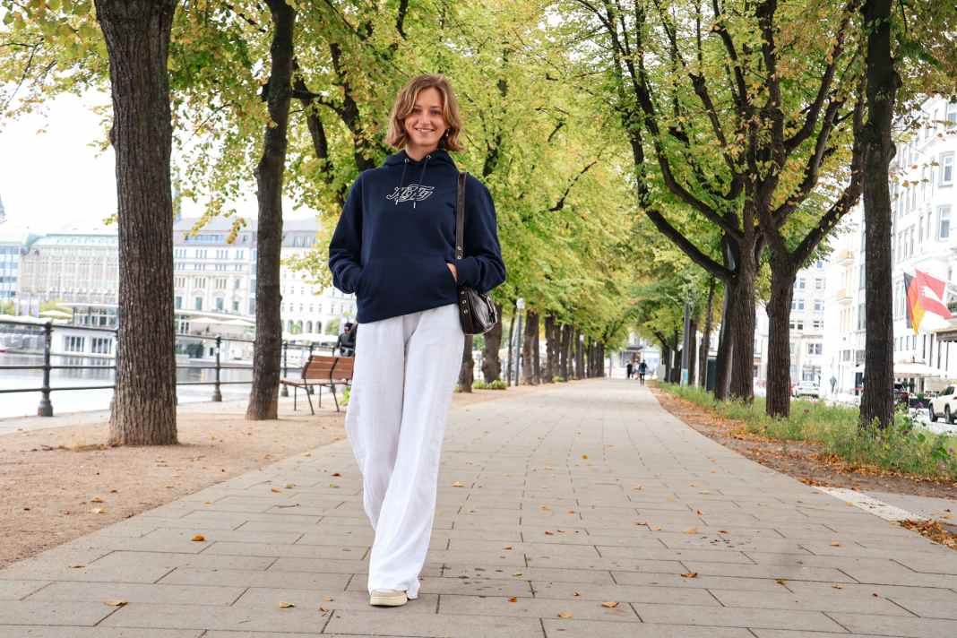 HiFly has some new fashion pieces with a Hamburg connection in its collection and is showing them in a pop-up store in the harbour city