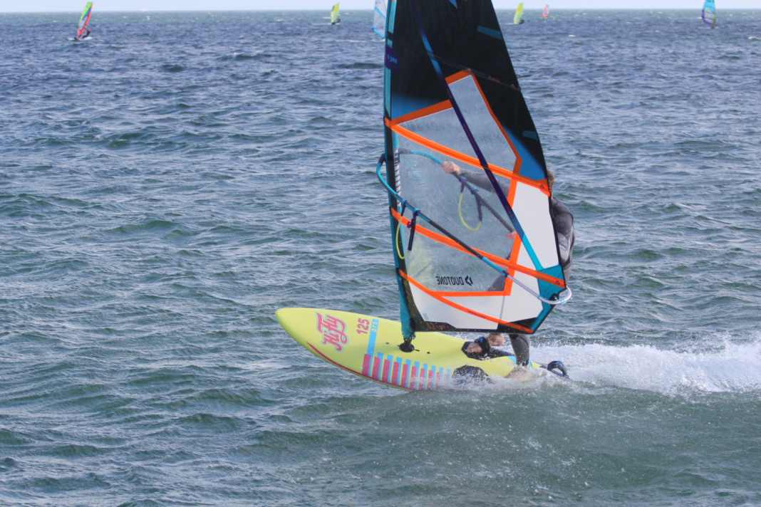 Wir konnten das Board im Retro-Look auf dem surf-Festival 2025 ausprobieren
