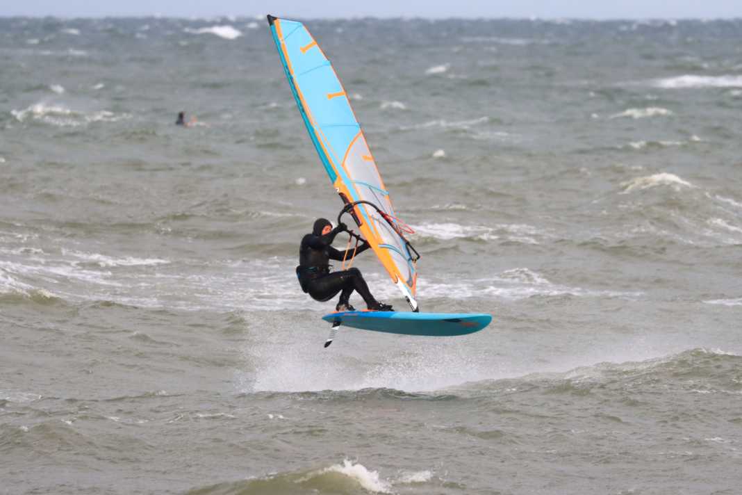 Das Naish fühlte sich auf Flachwasser und in der Brandung gleichermaßen wohl