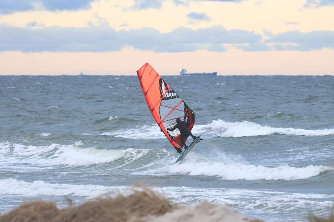 The Severne Gator is available in sizes from 3.7 to 8.0