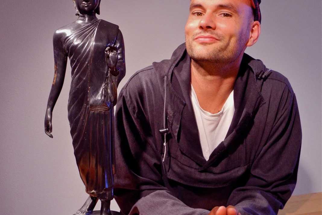 Paul van Bellen constantly provides us with spectacular windsurfing videos. We had an in-depth chat with the self-confessed Buddhist!