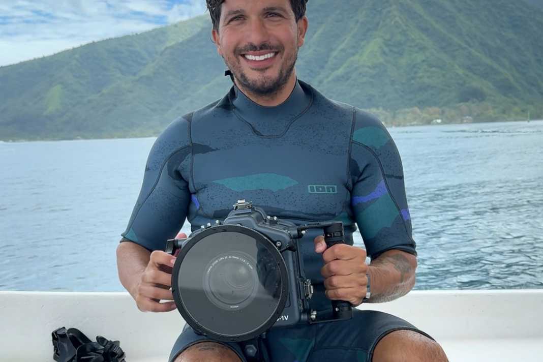 Max and his tool in the Indian Ocean.