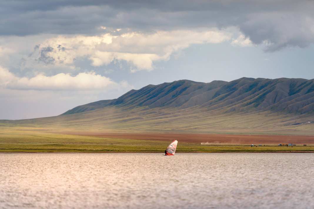 Breathtaking scenery and shattered nature: Tilo Eber and Adrian Beholz experienced a country of contrasts on their trip through Kazakhstan