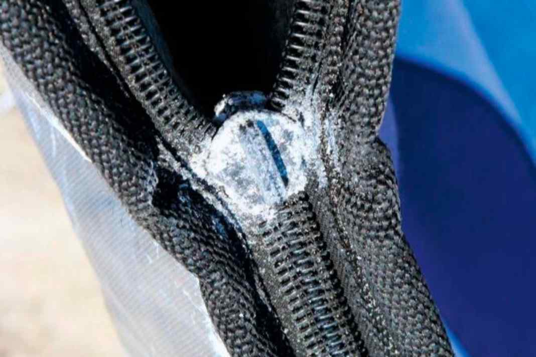 Salt and sand have already destroyed numerous zips