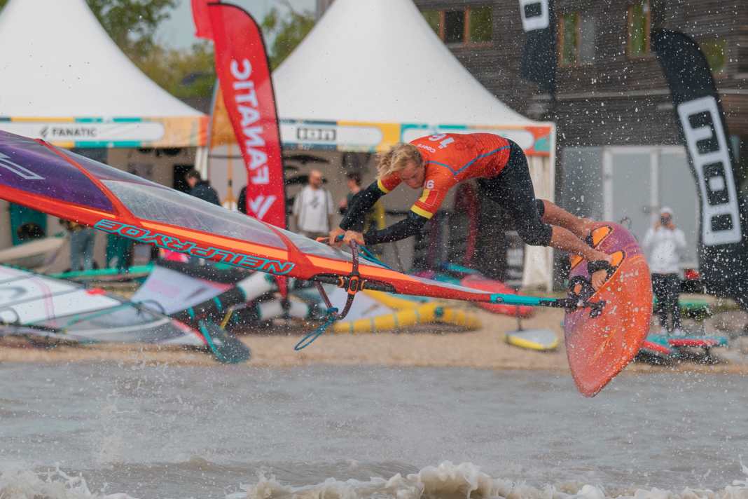 Yentel Caers scored half of the points for the win with this move