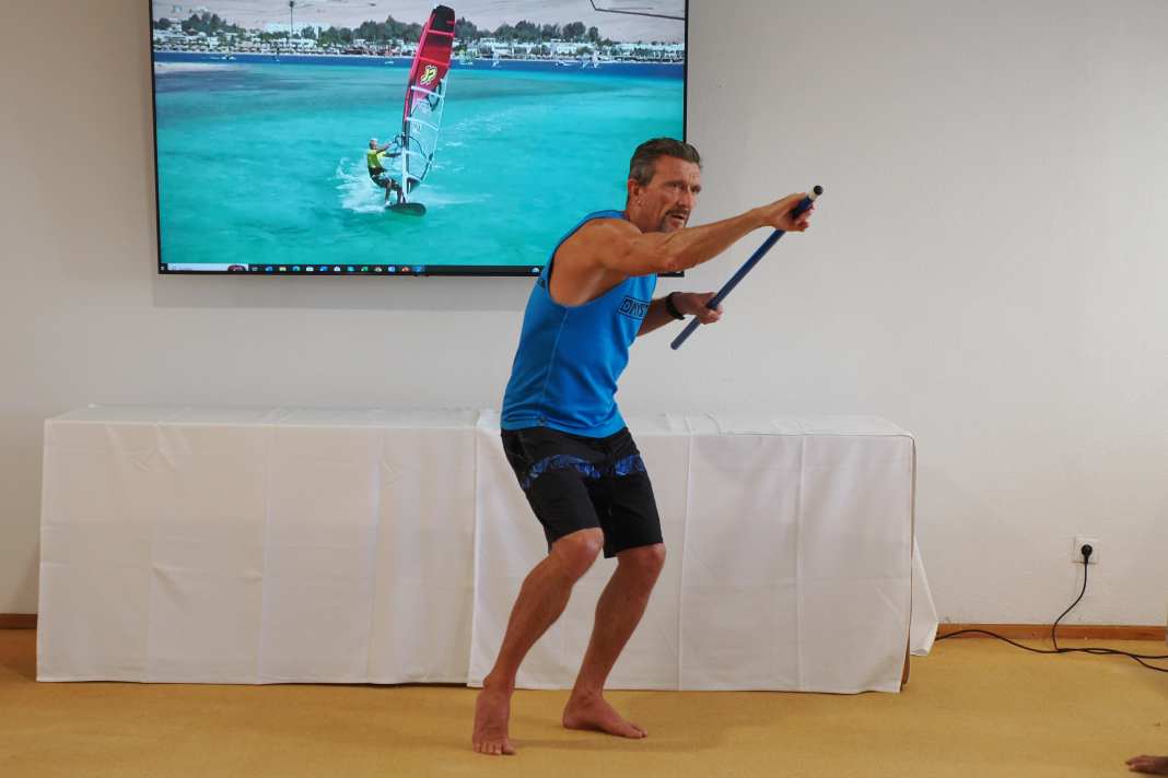 Bevor die Halse auf dem Wasser perfekt sitzt, bringt euch das mentale Training in die Spur.