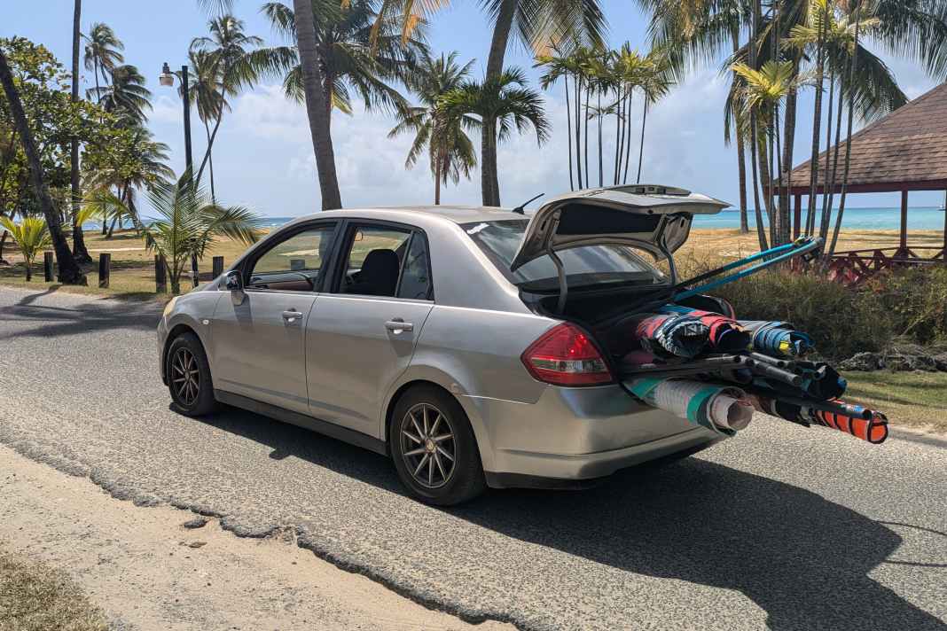 Tried it out for you: Toe sails and masts fit easily into a small car...