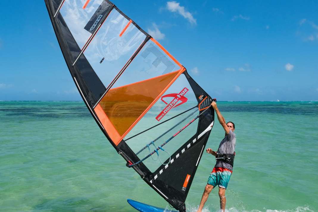 Is the sail neutral in manoeuvres? Tester Frank Lewisch does the check at RRD.