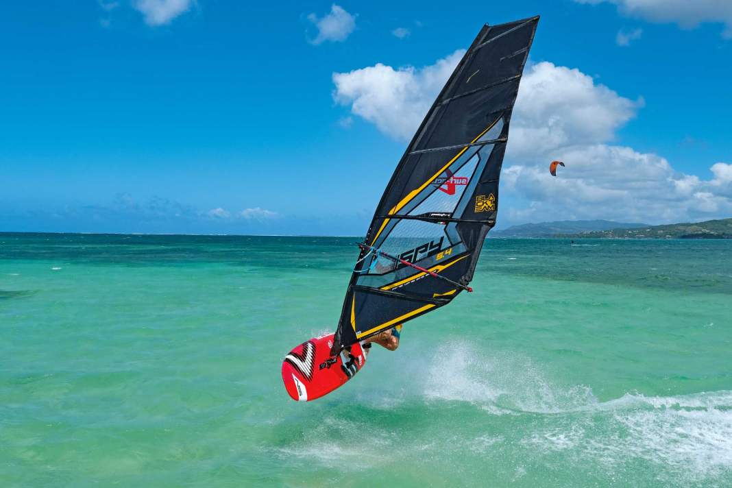 The Severne Dyno is strongly orientated towards freestyle and waves.