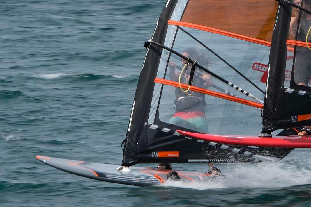 I-99 Grand Tour 76 im surf-Test