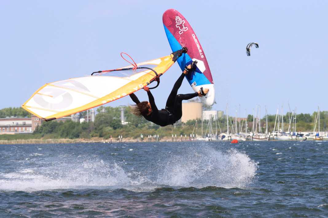 GA Sails Pure 4.8 in the surf test