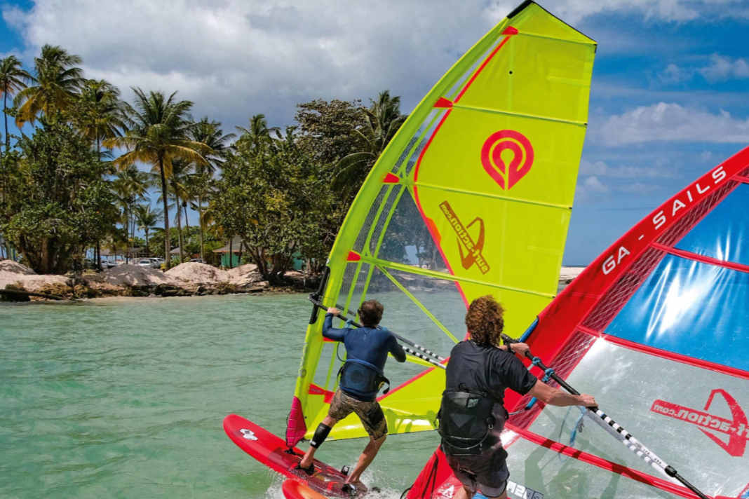 Much easier to handle than racing sails, but also damn fast - these are freerace sails. Here Goya Mark 2 and GA-Sails Cosmic.