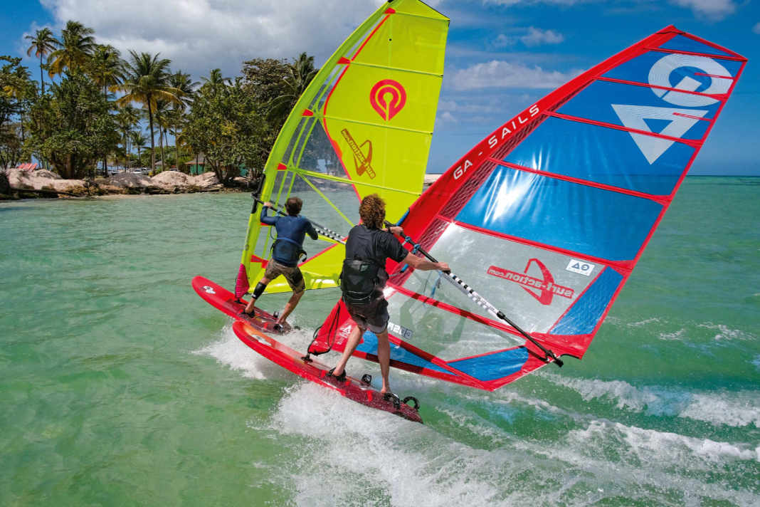 Much easier to handle than racing sails, but also damn fast - these are freerace sails. Here Goya Mark 2 and GA-Sails Cosmic.