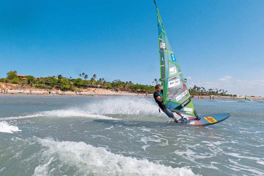 Warm, windig und traumhaft schön: Viele Spots im Kernpassat-Bereich sind ein Paradies für Windsurfer
