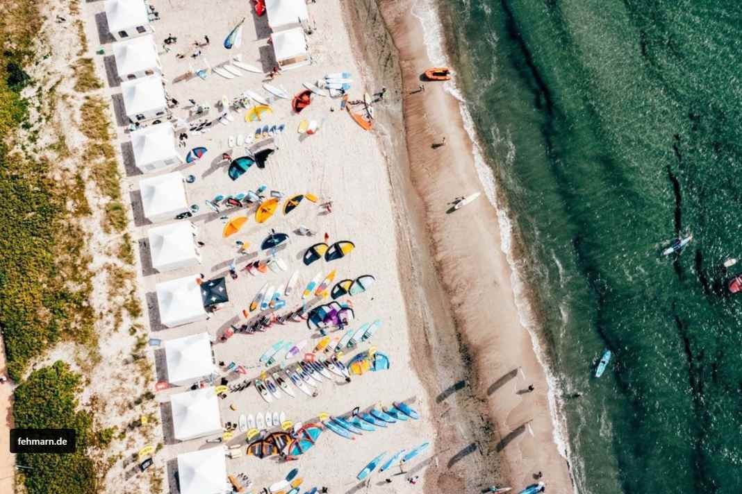 Das SUP & Wingfoil Festival findet am Südstrand auf Fehmarn statt