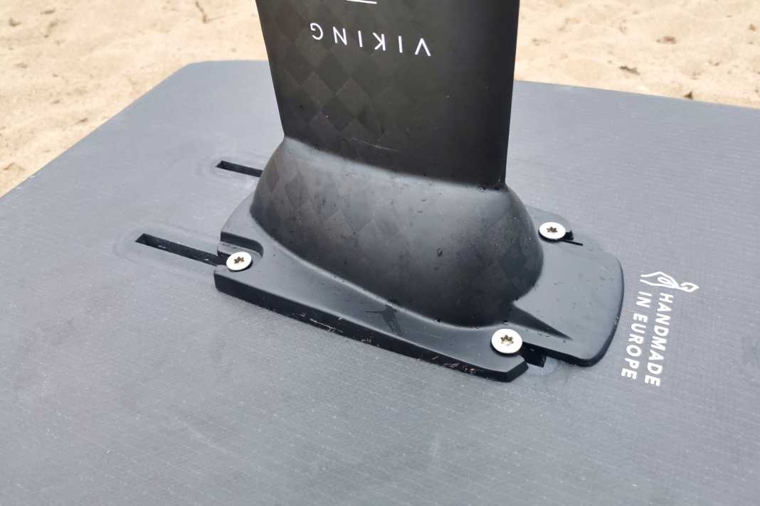 The mounting plate and mast of the Kold-Shapes Viking are made from one piece.
