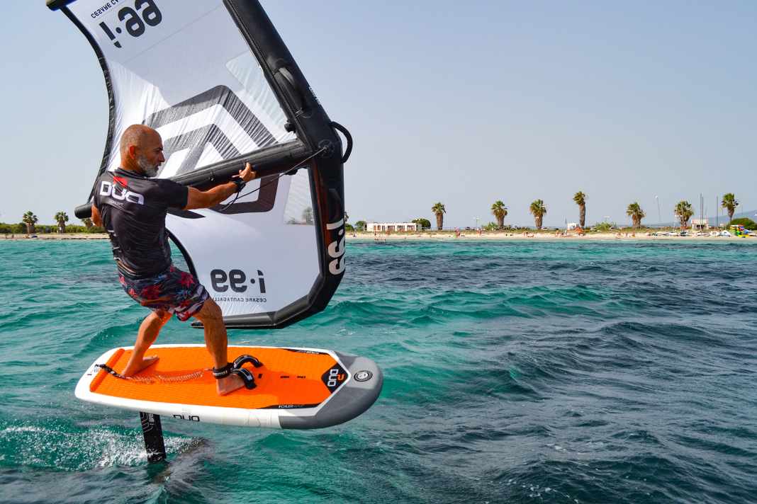 The Duo Foiler has a fixed tail, the front area is inflated