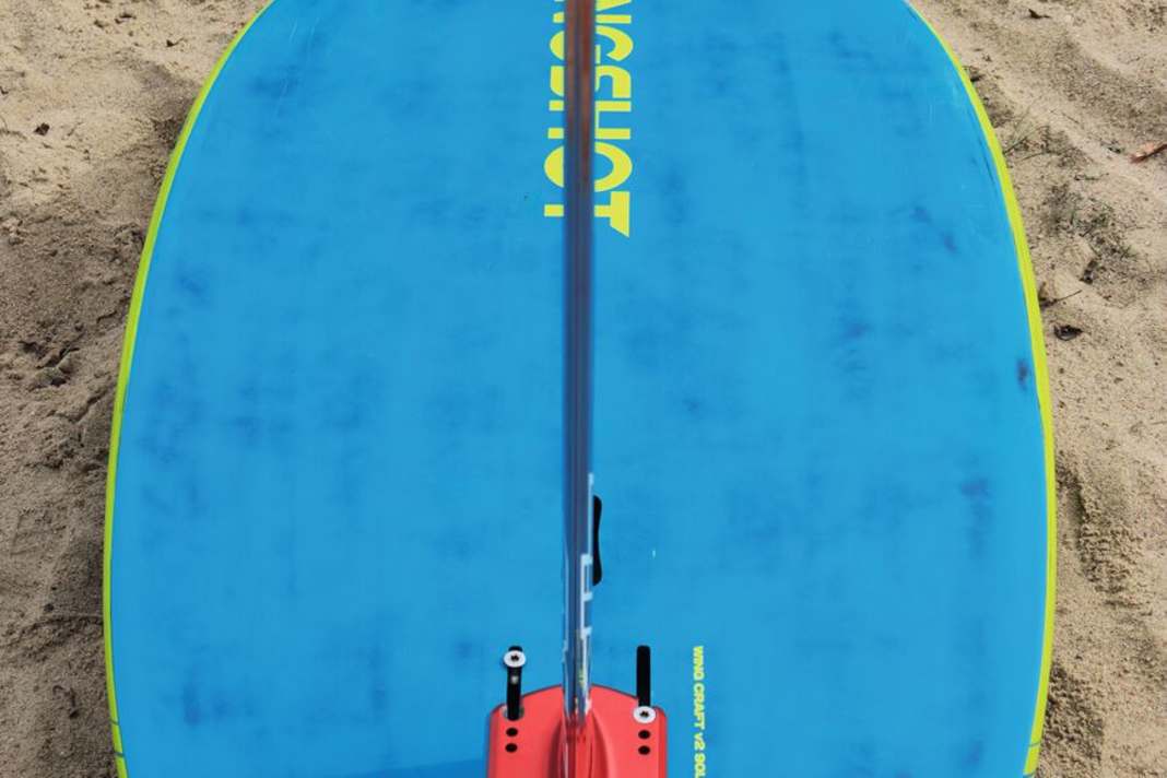 Aluminium masts can bend - a glance provides clarity