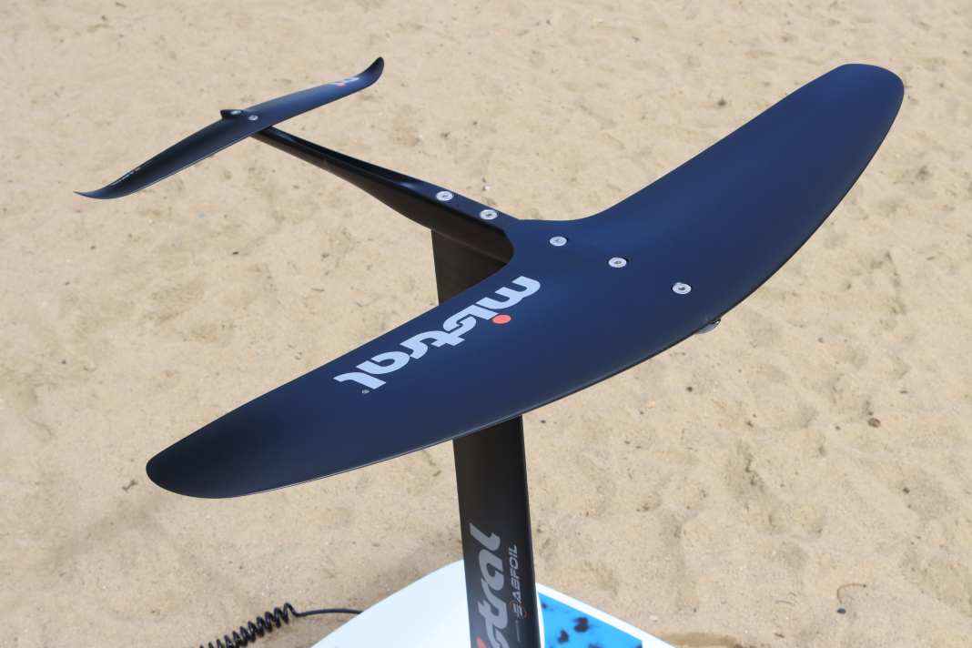 The Sultan front wing has a medium aspect ratio and is available in five sizes