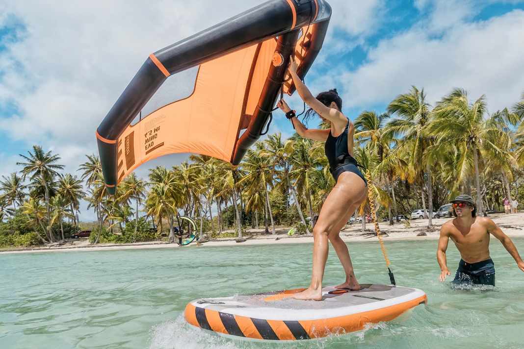 The RRD Air Beluga is designed to accompany beginners through all stages: From the first wing experiences in SUP mode...