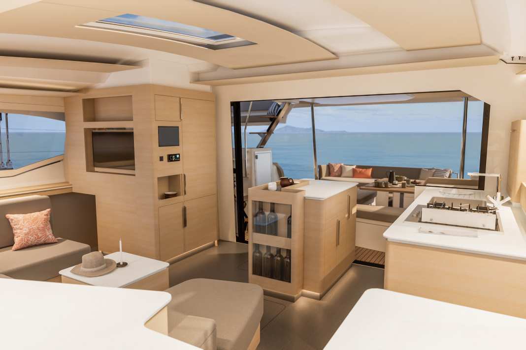 Il salone e il pozzetto si fondono su un unico livello.