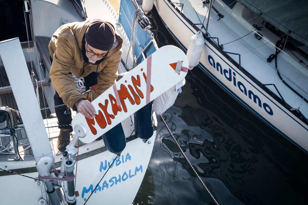 L'equipaggiamento necessario durante il viaggio deve essere pronto per l'uso.
