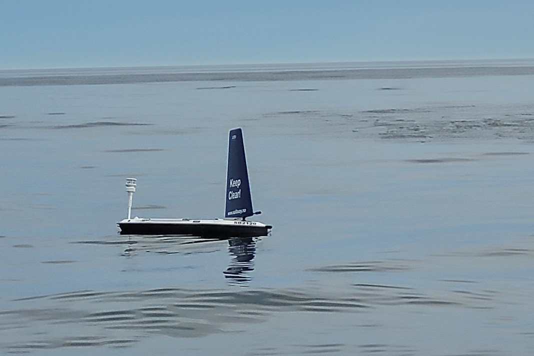 Die Segeldrohne Sailbuoy auf der Ostsee nördlich des Windparks Kriegers Flak