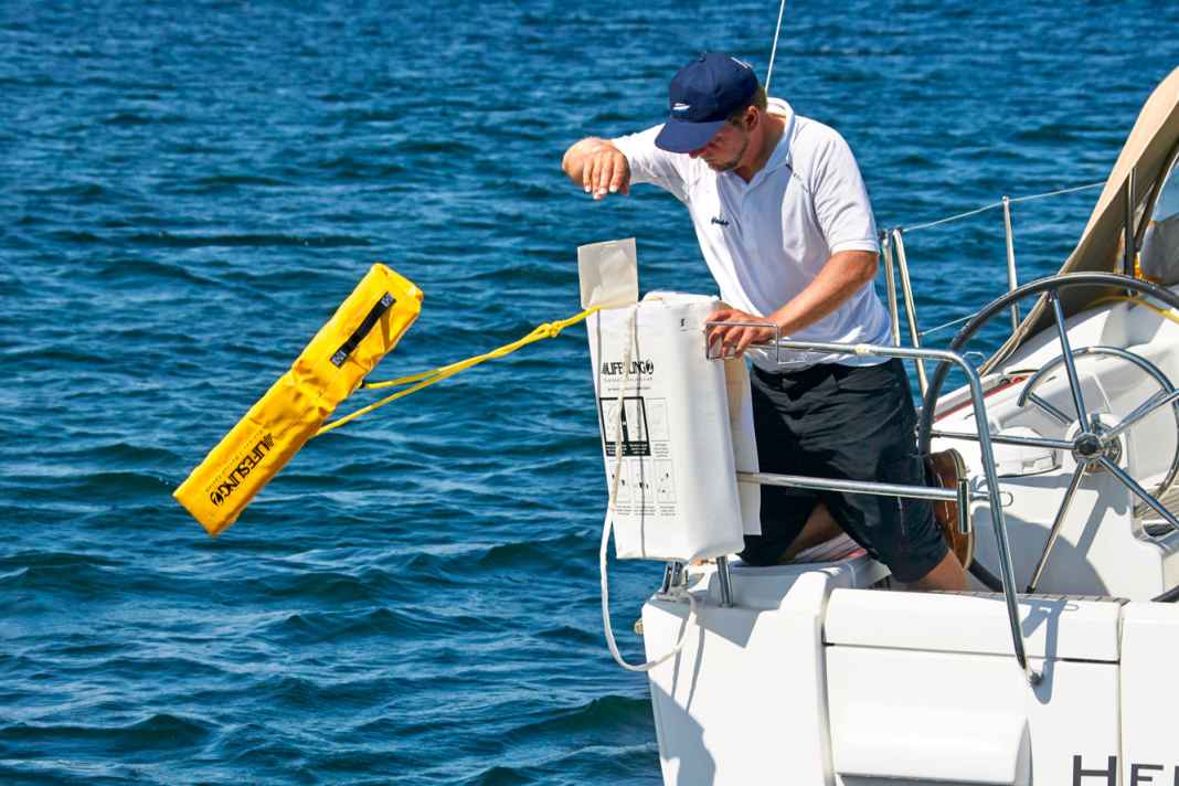 Die Lifesling von Westmarine ist Namensgeber für die klassischen Bergeschlingen. Das aktuelle Modell Lifesling II war Sieger im Rettungskragen-Test in YACHT 18/2017. Lange Leine, gute Schleppeigenschaften, Top-Verarbeitung und guter Sitz gaben den Ausschlag
