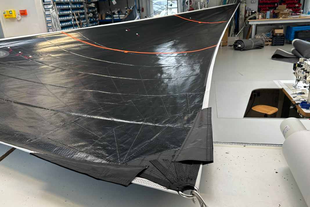 The fabric is processed in a triradial cut