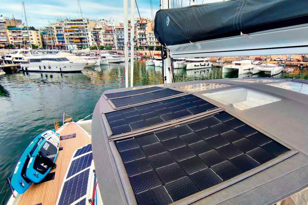 Solar modules on a catamaran