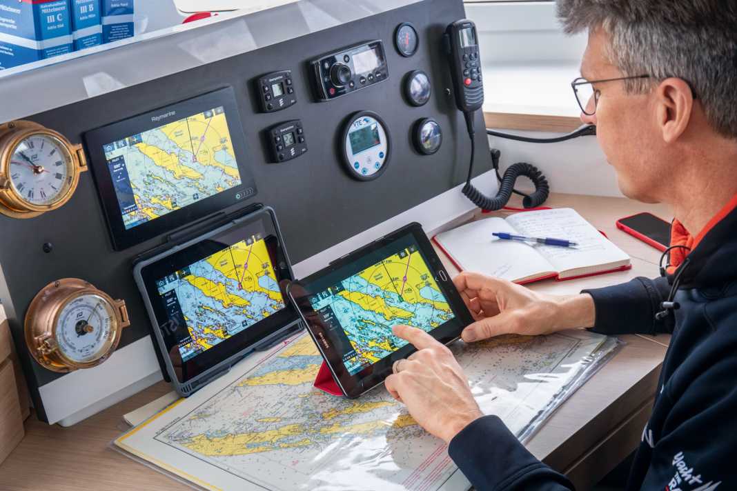 Komfortabel: mit dem Tablet Routen planen. Doch die Handhabung will gelernt sein