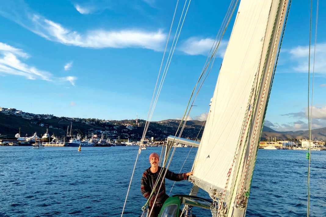 Hartley auf seiner „Songbird“, einer Vancouver 27. Kürzlich verglich ein amerikanischer TV-Sender den 25-Jährigen mit einem modernen Jack Sparrow