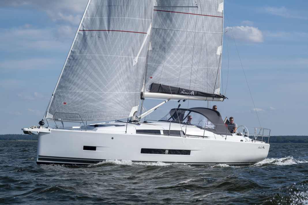 Die Linien und die Fenstergestaltung lassen die Hanse 360 unverwechselbar erscheinen