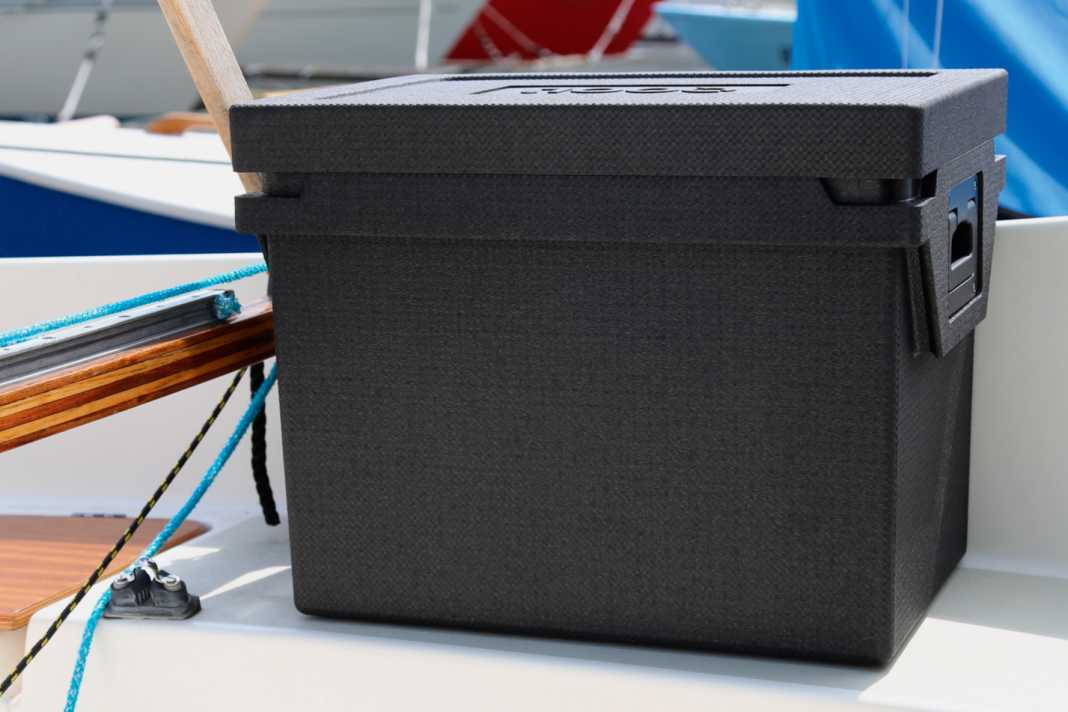 Il Box M misura 52 x 37 x 41 centimetri e pesa 5,6 chilogrammi.