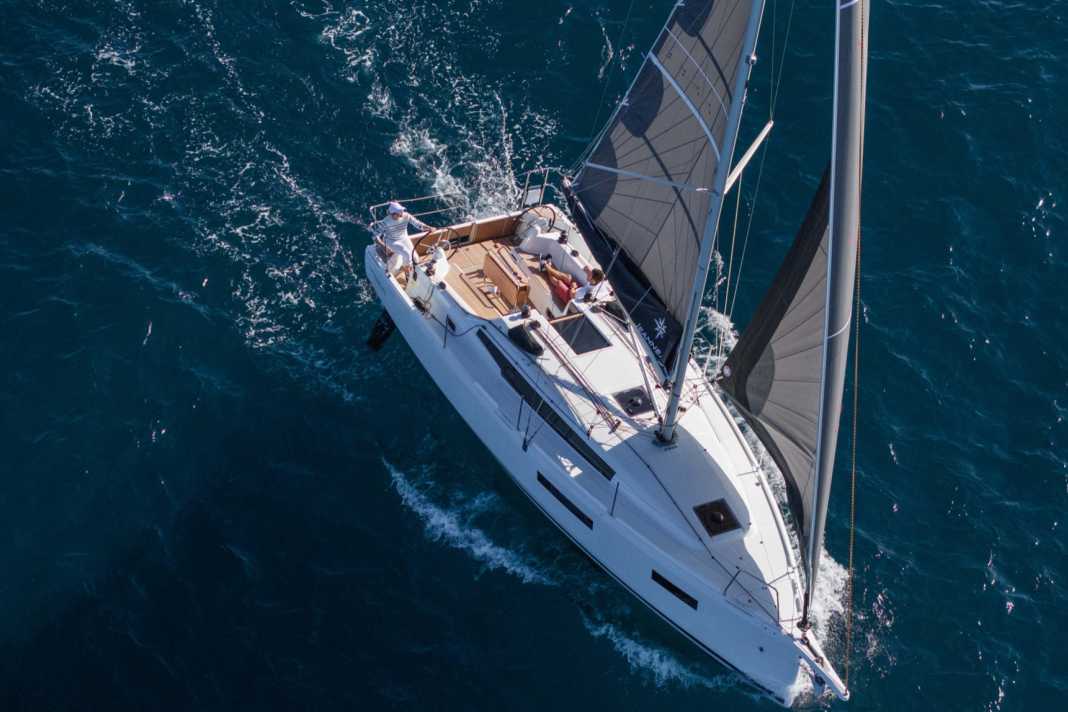 Sun Odyssey 350