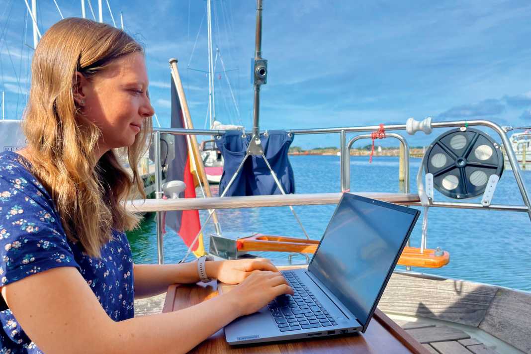 Just checking your e-mails: With Starlink, even video conferences from the cockpit are no problem thanks to download rates of 220 MBit/s
