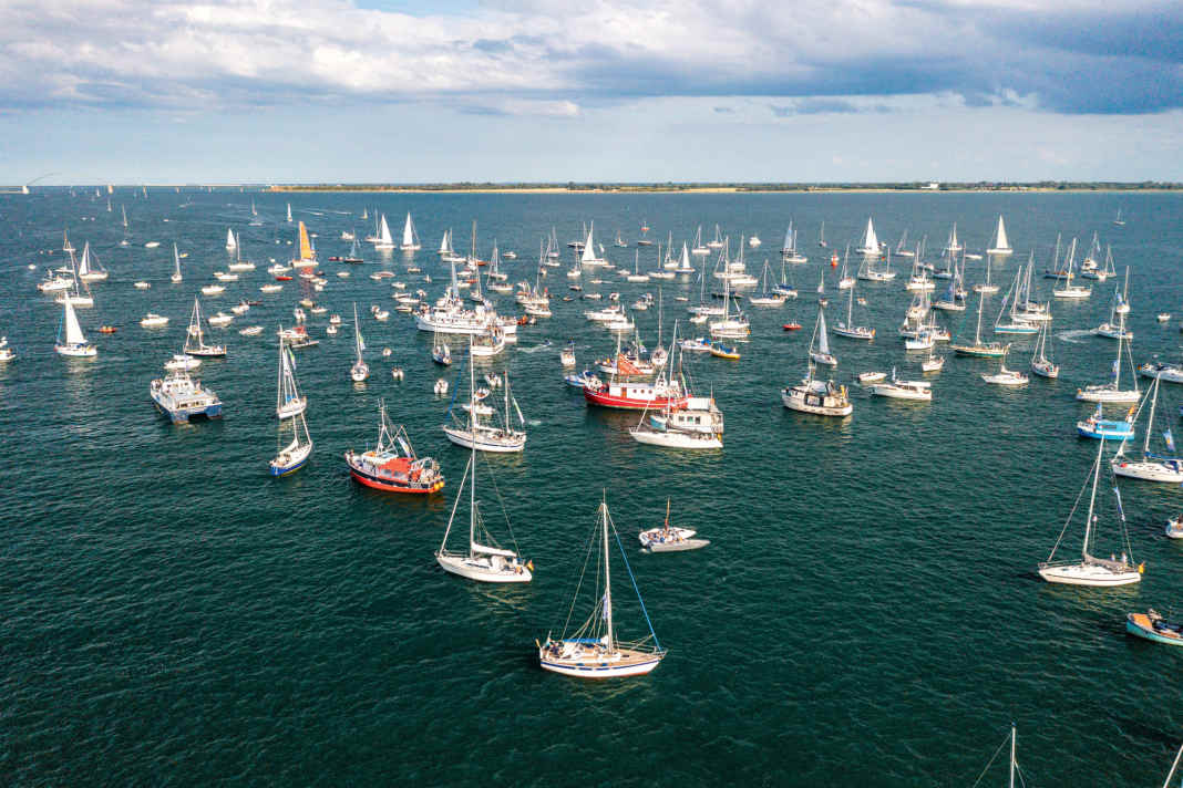 In the summer of 2023, protesting water sports enthusiasts flocked to Fehmarnsund like a school of herring