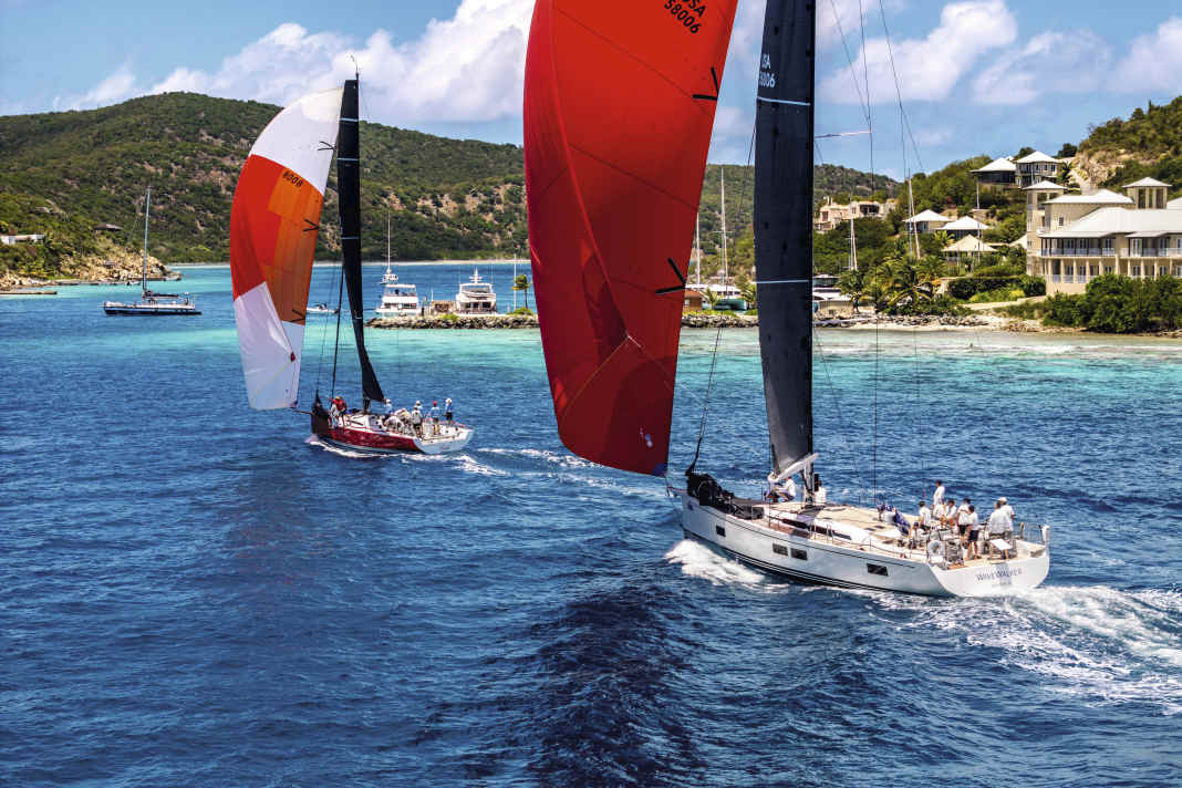 Karibisches Finish der zweiten Wettfahrt für die Swan 58 „WaveWalker“ und die R/P 42 „Rikki“ vor dem Scrub Island Resort