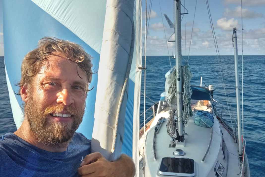 Marcus Bulgrin aus Jesteburg machte 2022/23 seinen Traum wahr und segelte mit der „Ikaika Noa“ einhand über den Atlantik. Auf dem Rückweg lief er Island an. 43 Tage dauerte die Überfahrt. Insgesamt war der gelernte Ingenieur 143 Tage auf See, besuchte 15 Länder und loggte auf der Reise 11.500 Seemeilen