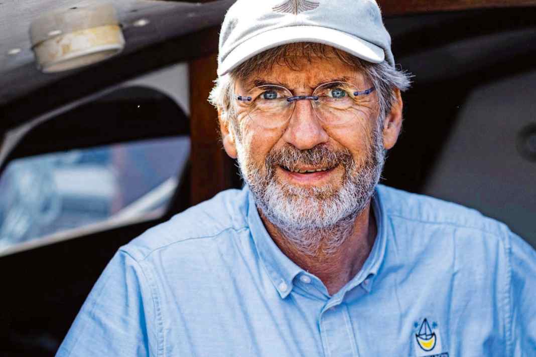 Helge von der Linden: Der Geschäftsführer der M. u. H. von der Linden GmbH ist gelernter Bootsbauer und Spezialist für alle Materialien, die in diesem Handwerk benötigt werden.
