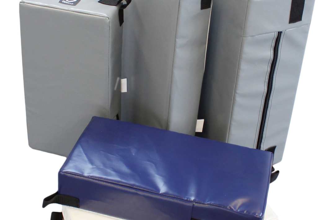 Parabordi a cuscino: sono disponibili presso vari produttori in diversi spessori, colori e dimensioni.
