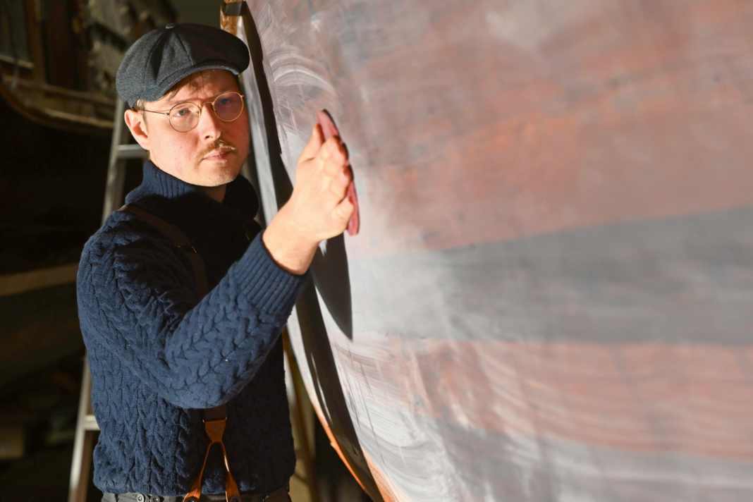 Jani Vahto uses videos like this one to inspire his followers on Instagram with traditional craftsmanship and the beauty of old wooden classics.