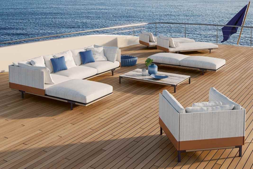 Metalivello galleggiante: la serie di rivestimenti "Baia" è un progetto del designer francese Christophe Pillet per Ethimo.