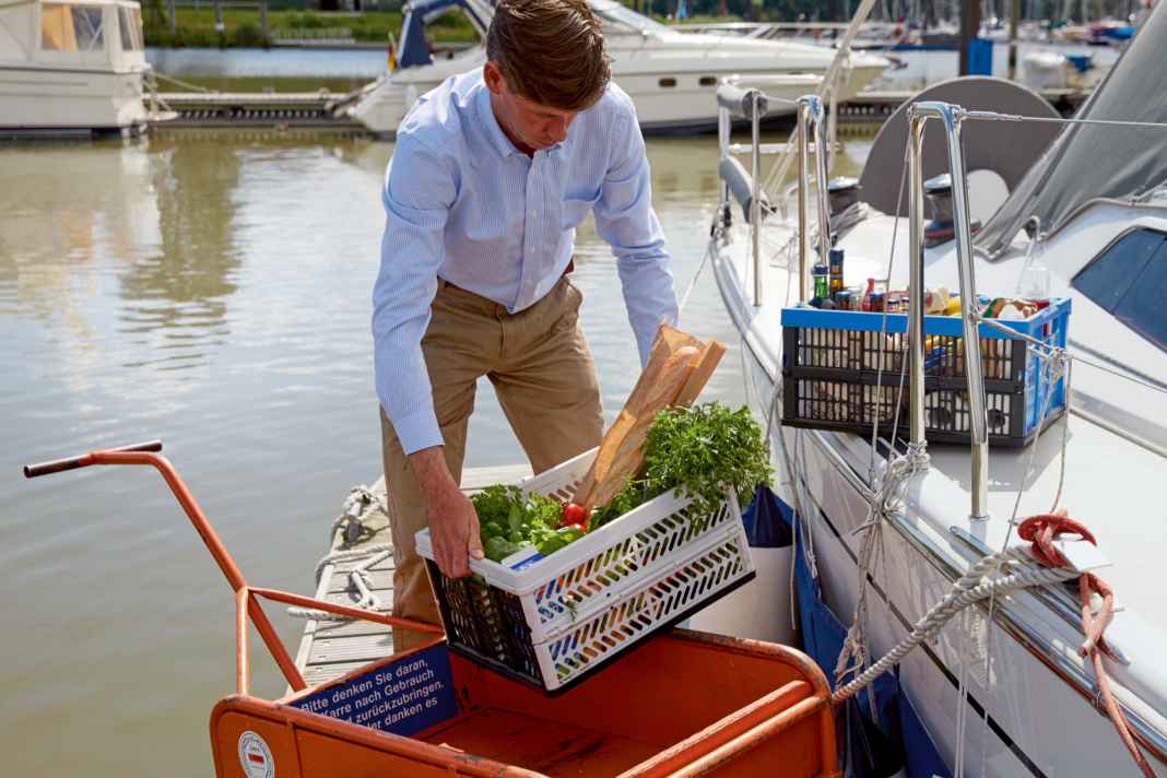 Il convient de prendre quelques précautions, en particulier lors de l'arrimage des denrées alimentaires, afin d'éviter que la vermine ne se fraye un chemin jusqu'à bord.